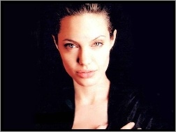 Angelina Jolie, czarny strój